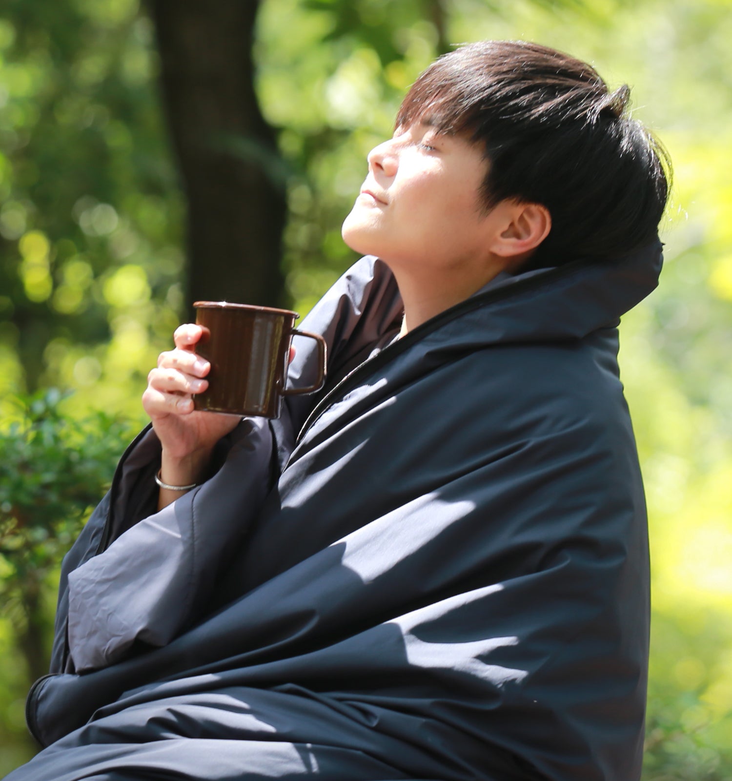 高性能寝袋 デュポン繊維採用、耐寒性-10℃の快適キャンプアイテム Amazon.co.jp: 寝袋 夏用 冬用 【超軽量・防水】 Cozyone オール